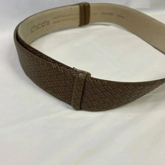 Chico's Adjustable Metal Circles Leather Belt M/L - Picture 3 of 5